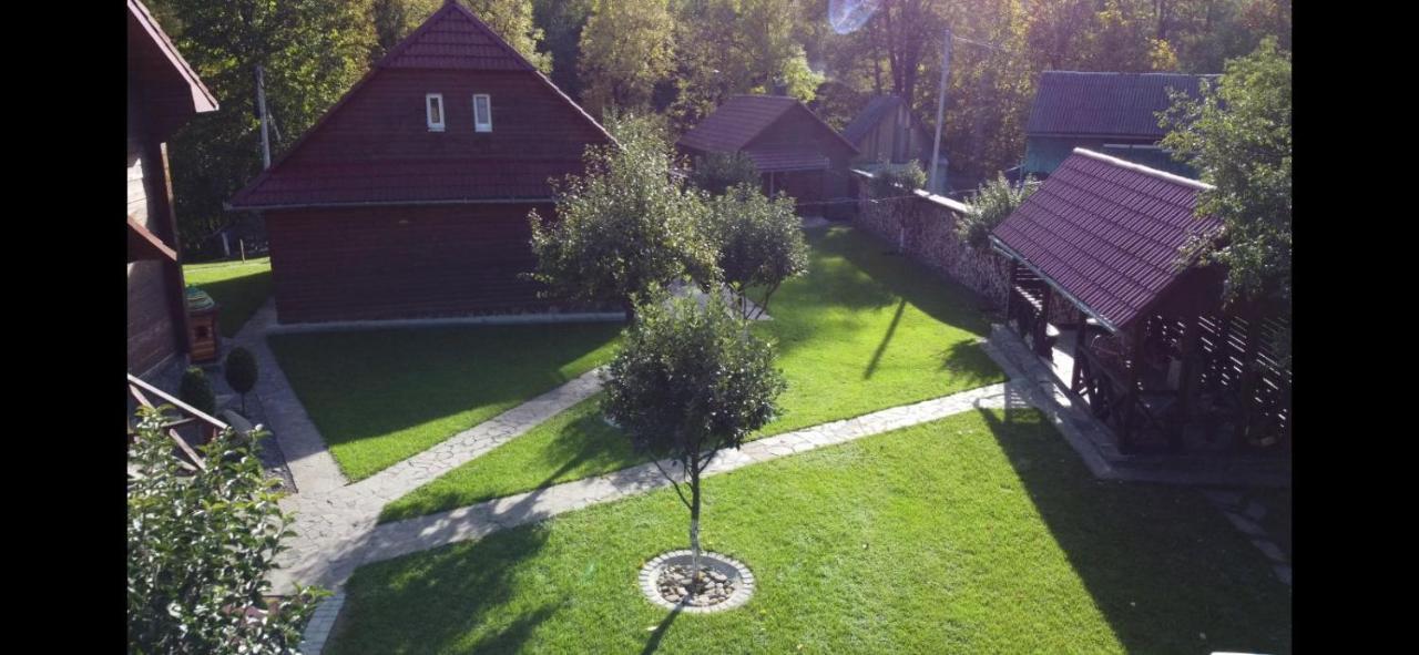 Зачаровані Карпати, Воловець Exterior foto