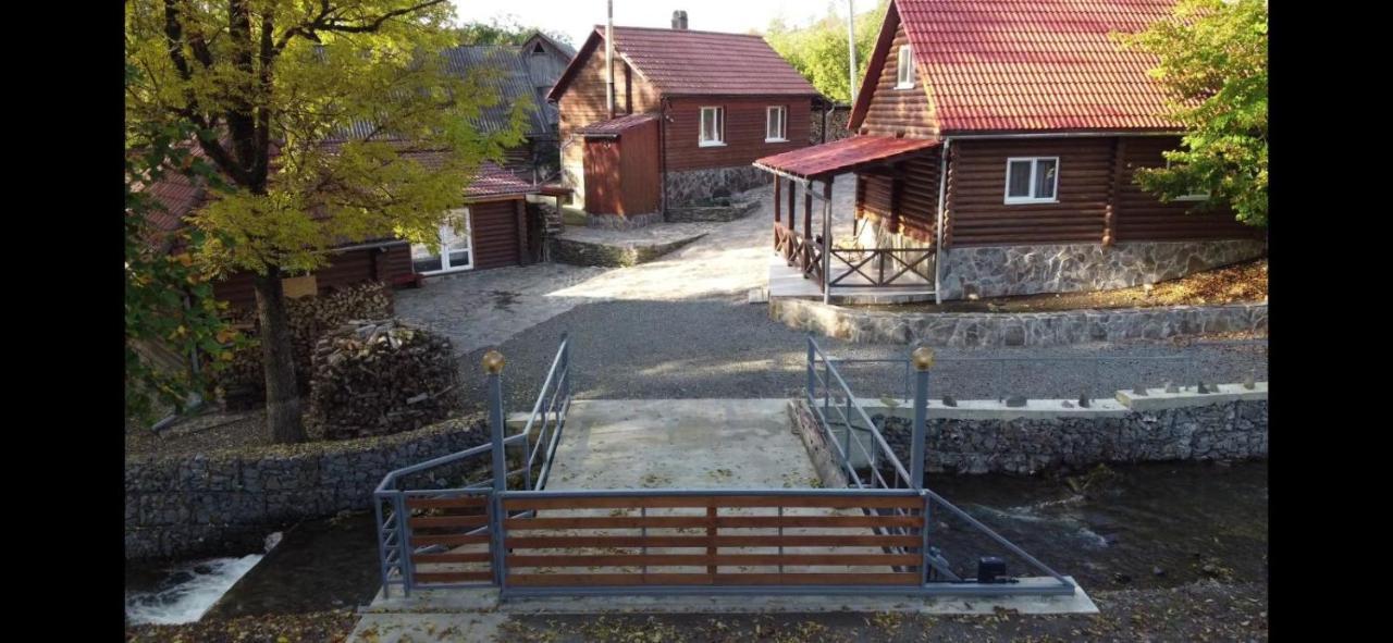 Зачаровані Карпати, Воловець Exterior foto