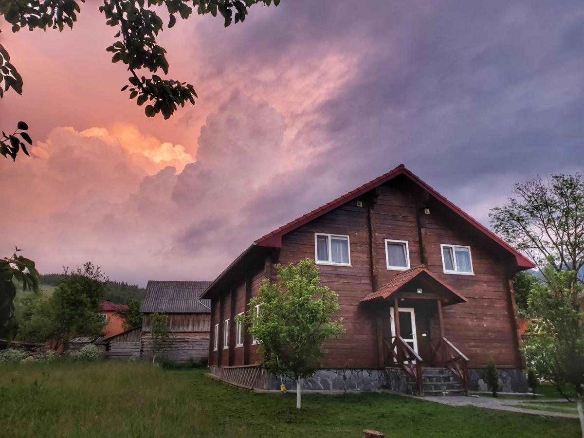 Зачаровані Карпати, Воловець Exterior foto