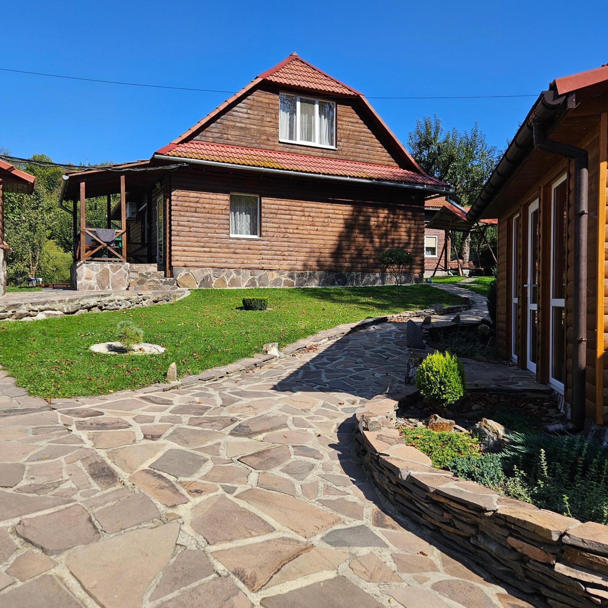 Зачаровані Карпати, Воловець Exterior foto